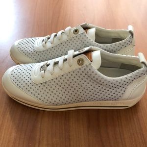 Louis Vuitton - Women’s Sneaker
